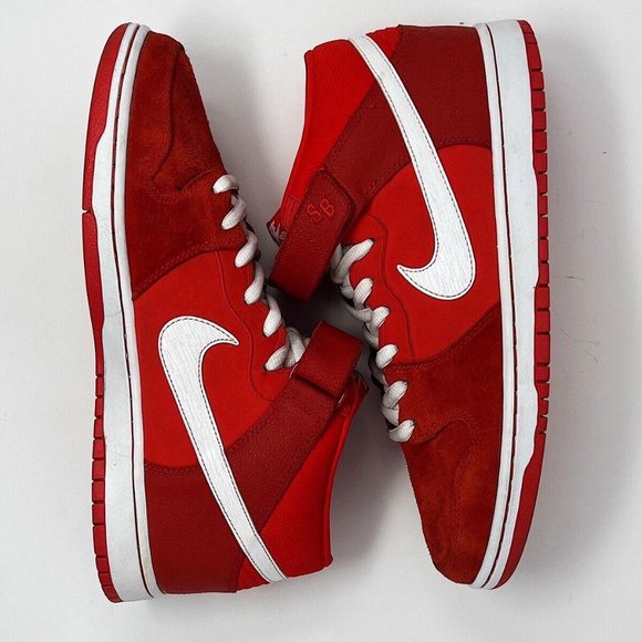 nike sb dunk mid hyper red